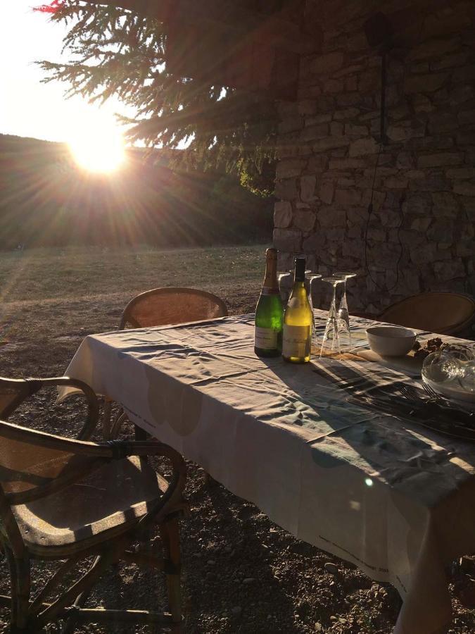 Отель Le Relais Des Baronnies Montjay  Экстерьер фото