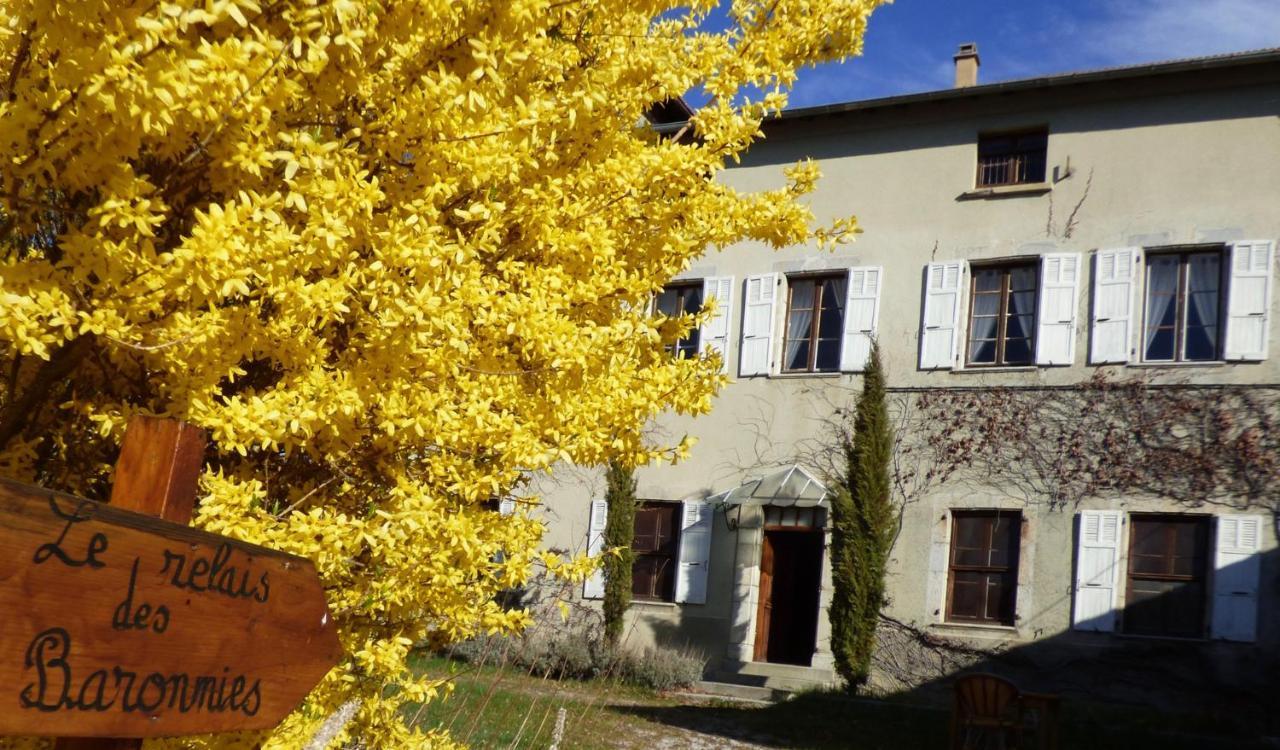 Отель Le Relais Des Baronnies Montjay  Экстерьер фото