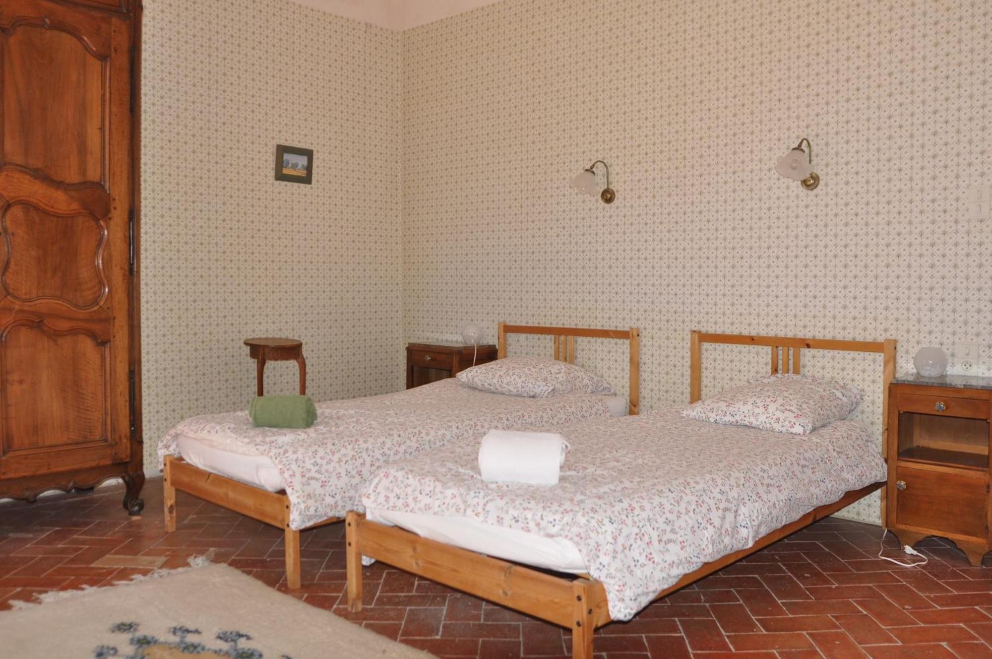 Отель Le Relais Des Baronnies Montjay  Экстерьер фото